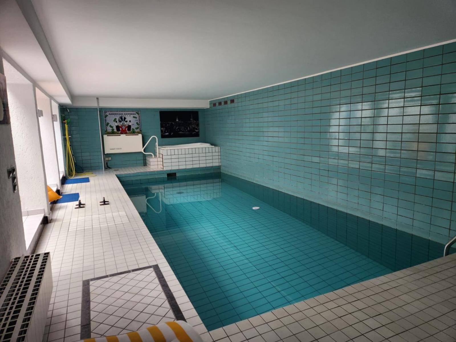 Villa Casa Blanca Mit Privatem Schwimmbad 26 Grad Und Sauna Duisburg Eksteriør bilde